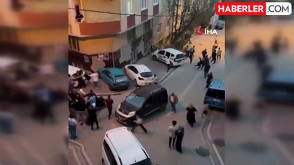 Esenyurt'ta komşular arasında çıkan merdiven aidatı kavgası kamerada