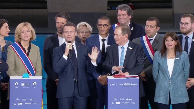 Pour Emmanuel Macron, le centre aquatique olympique de Saint-Denis va changer la vie