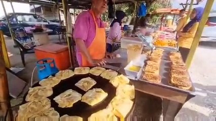 3令吉印度馅料煎饼热销！小贩靠实惠吸引排队顾客🔥
