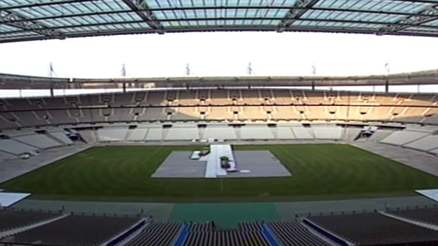 CÉLINE DION — Dans les coulisses du Stade de France — Concerts et coulisses... | Céline Dion - L'intégralité des clips | On ne change pas | (2005) | Bonus Exclusifs