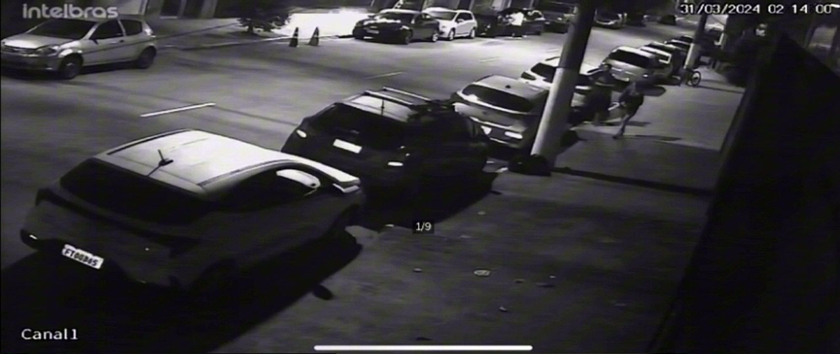 Novos vídeos mostram dono de Porsche antes de matar motorista de app