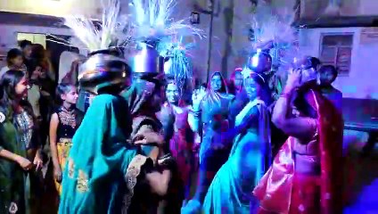 Gaur Bindroon Mhare Angana Mein Ghalyo...Sakhi Ri Aapa Baga Mahi Chalan, Songs sung by Gangaur...Watch Video