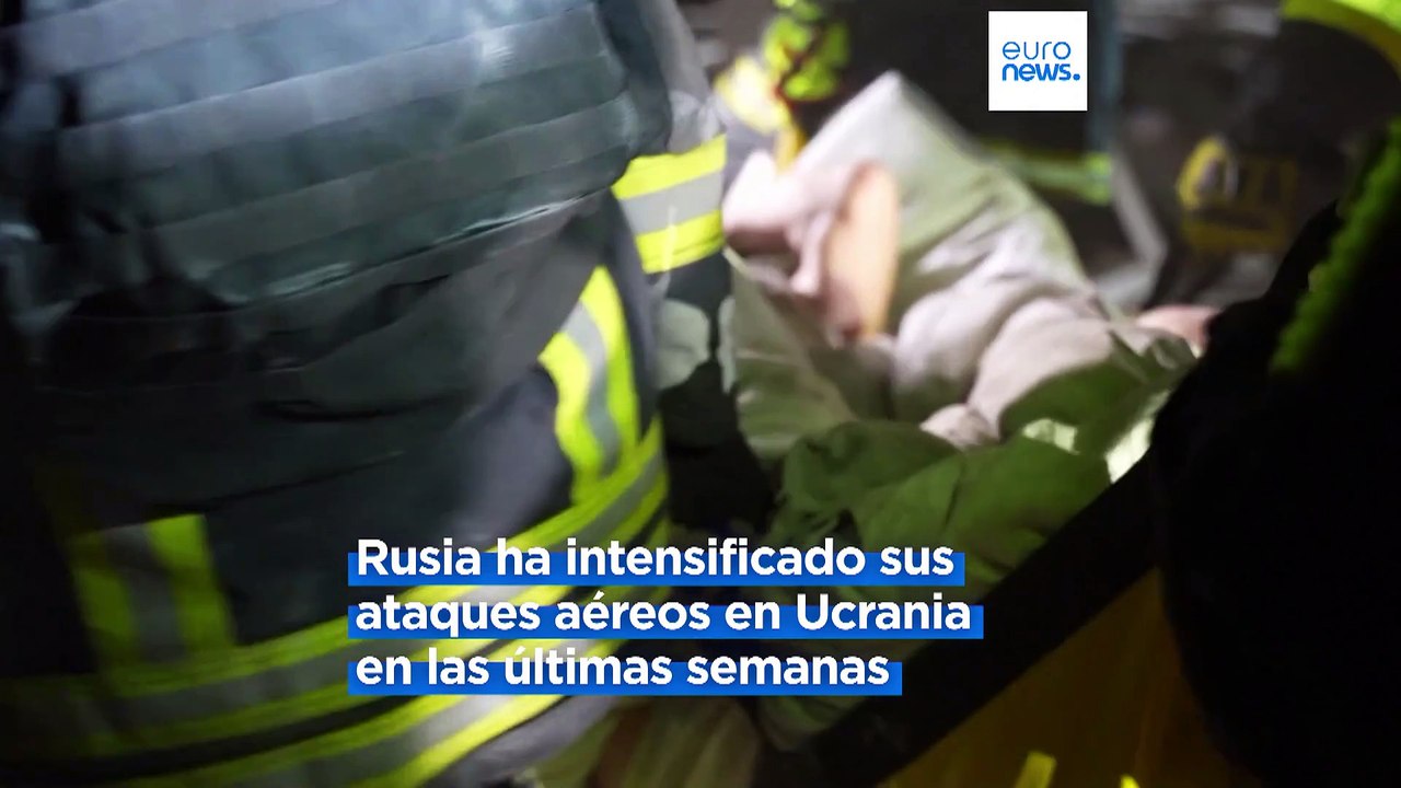 Guerra en Ucrania: Mueren tres rescatistas y un civil tras una oleada de ataques rusos a Járkov