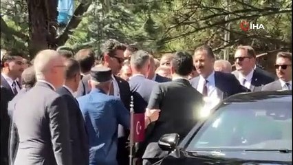 Cumhurbaşkanı Erdoğan Alparslan Türkeş'in mezarını ziyaret etti