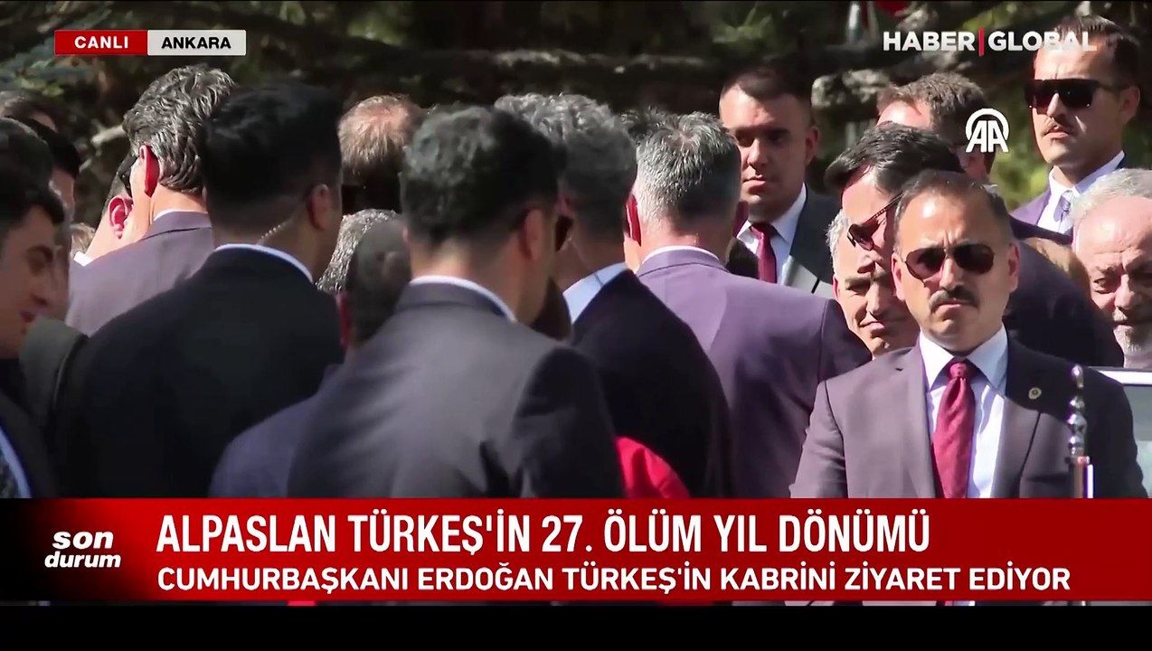 Cumhurbaşkanı Erdoğan, Alparslan Türkeş'in kabrini ziyaret etti