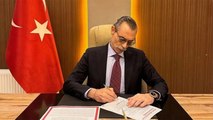 Etimesgut Belediye Başkanı Erdal Beşikçioğlu mazbatasını aldı