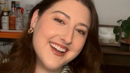 Singleton Woman Uses Dating App to Find DIY Help and Treats Her Date to Dinner 🍽️