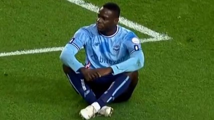 Video, Gol di Balotelli in Fenerbahce-Adana e poi si siede sul campo