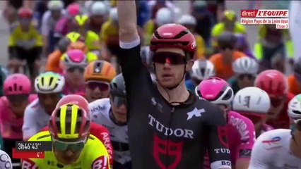 Cyclisme - Région Pays de Loire Tour 2024 - Alberto Dainese remporte la 3e étape au sprint, sa première avec la Tudor !