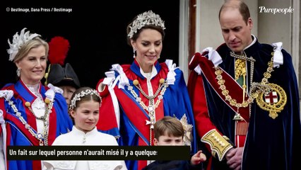 Скачать видео: Kate et Charles ne sont pas les seuls à s'être rapprochés ces dernières semaines... L'alliance que personne n'avait vu venir