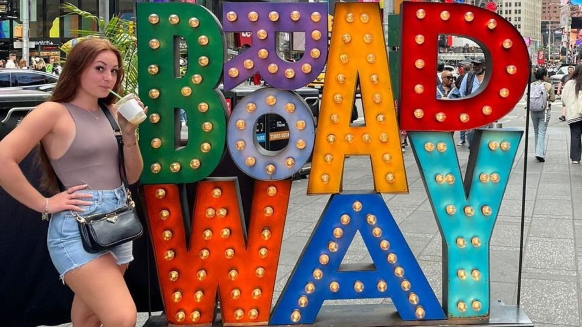 ⁣Travel guru's tip to save up to £1k on holidays – pack a meal deal