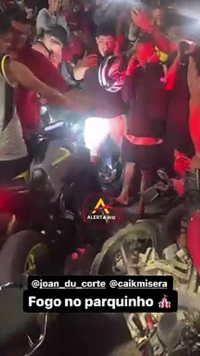 Via da Barra da Tijuca vira pista de corrida de motos, quadriciclos e até skatesurf