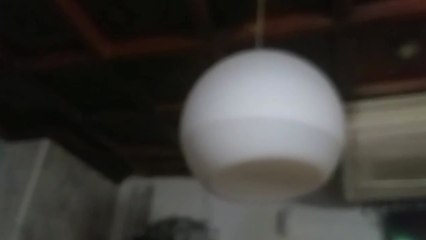 Las reformas en el piso de la pareja de Ayuso causan una inundación en un restaurante