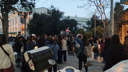 "Van'daki halaya İstanbul’dan katılıyoruz" eylemi yapan 50 kadın gözaltına alındı