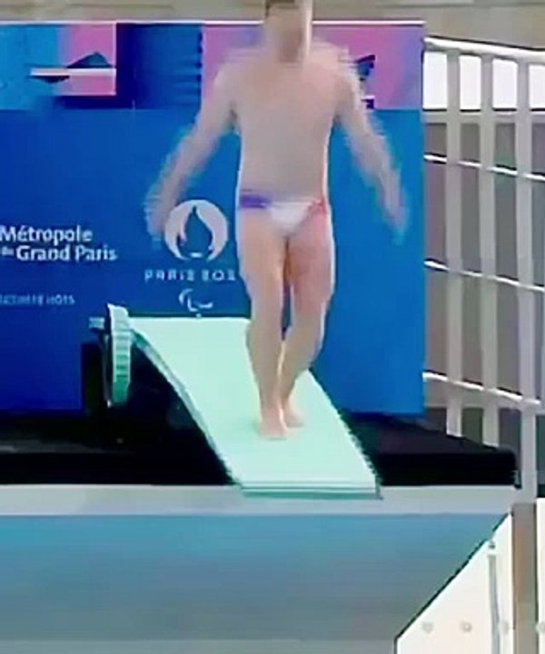 Comment le #plongeur Alexis #Jandard a pu #chuter devant #Macron lors de l’inauguration de la #piscine #olympique ?