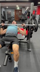BARBELL INCLINE BENCH PRESS