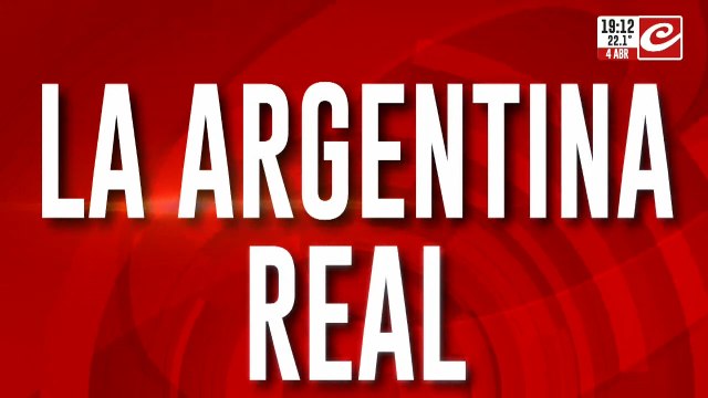 Largas filas para un plato de comida: el comedor de la villa 31 alimenta a más de 1.000 familias