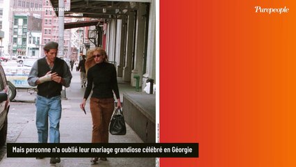 Carolyn Bessette-Kennedy et sa robe de mariée fluide, au dos nu incroyable : pourquoi lui en a-t-on profondément voulu ?