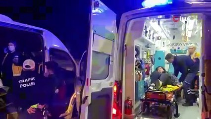 İşçi servisi yol ayrımındaki bariyere çarptı: 5 yaralı