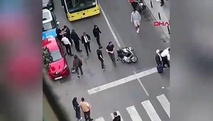 Download Video: Önce kaza, sonra kavga; İstanbul trafiği boks ringine döndü