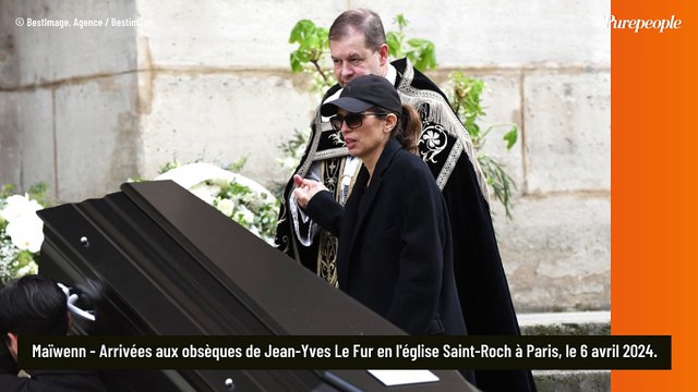 Maïwenn en larmes s'effondre sur le cercueil de Jean-Yves Le Fur pour son dernier voyage, leur immense fils Diego abattu