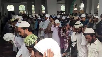 रमजान का अलविदा जुमा आज, मस्जिदों में जुमे की नमाज अता की