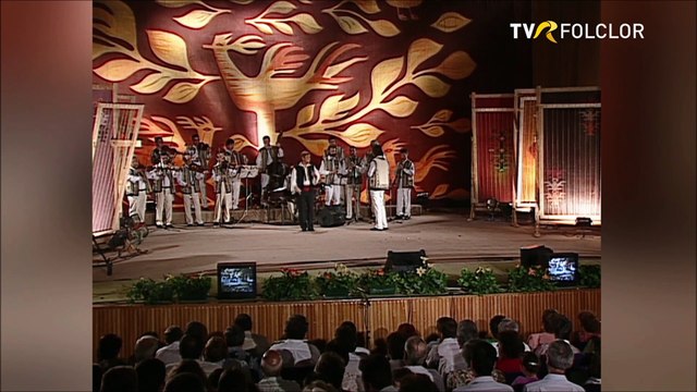 Benone Sinulescu - Prin padure pe carare (Tezaur folcloric - arhiva TVR)