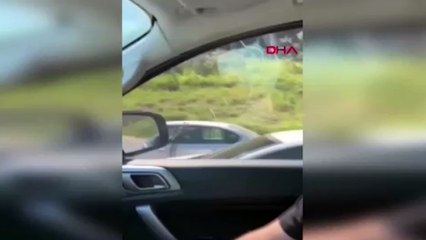 Trafikte kavgaya girdi tek yumrukla hastanelik oldu!