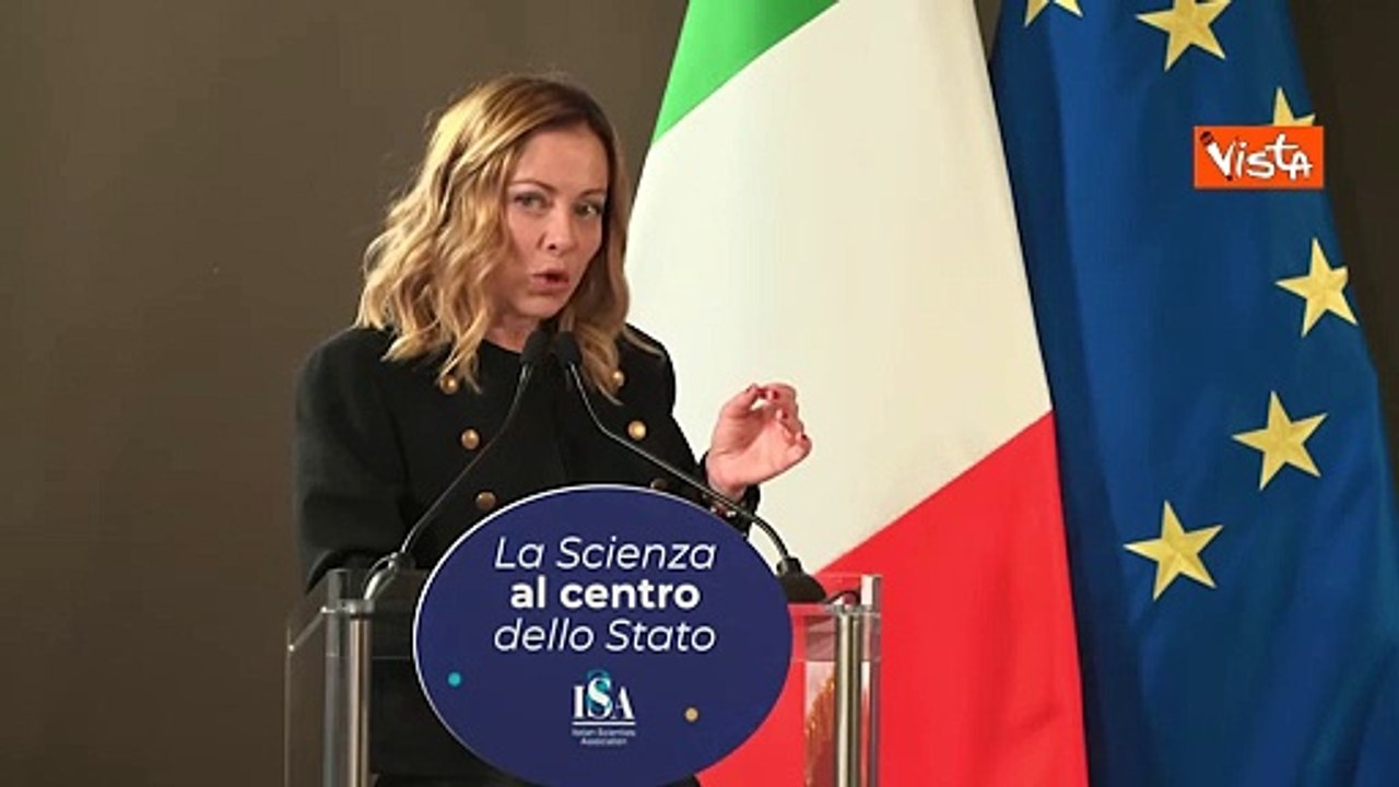 Meloni cita Giovanni Paolo II agli scienziati: "Politica e scienza come fede e ragione"