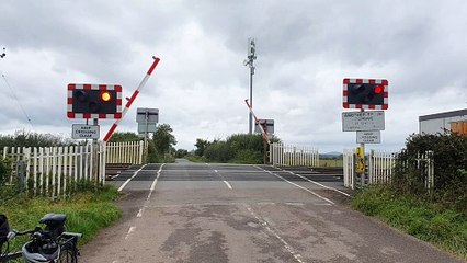 Level Crossing - Bozard Lane, Tredington (26-09-23 at 12:53PM)