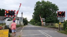 Level Crossing - Cross Lane, Collingham (24-08-23 at 4:52PM)