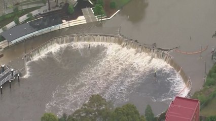 호주 시드니, 폭우로 주민 외출 자제령 / YTN