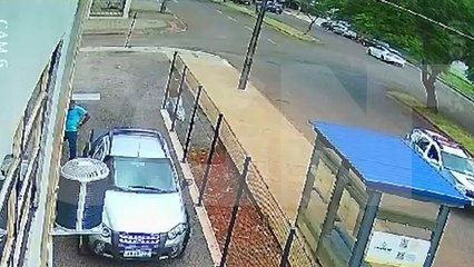 Câmera registra acidente na Avenida Olindo Periolo