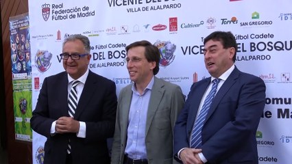 Almeida protagoniza su último acto a 24 horas de su boda con Teresa Urquijo