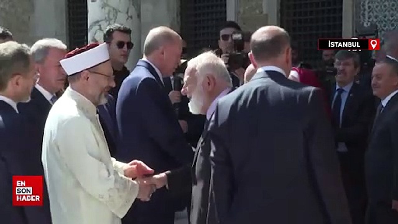 Cumhurbaşkanı Recep Tayyip Erdoğan, cuma namazını Ayasofya-i Kebir Cami-i Şerifi'nde kıldı.