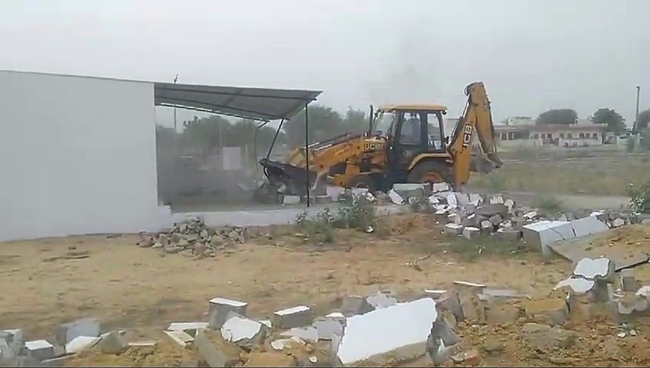 चार मंजिला अवैध निर्माण सील, अवैध कॉलोनी की ध्वस्त