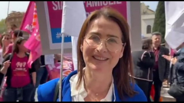 Maternità Surrogata, flash mob di coppie di genitori e figli da GPA