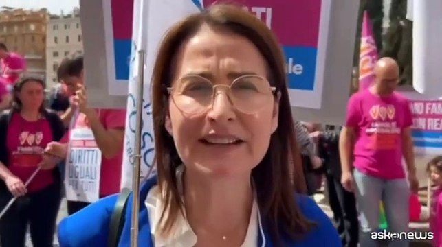 Maternit? Surrogata, flash mob di coppie di genitori e figli da GPA