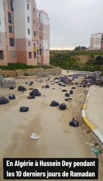 Opj hussein dey ramadan Algérie poubelle logements aadl lsp عند وصول المهاجرين إلى الجزائر ميناء الجزائر مرسيليا لا جولييت وهران سكيكدة عنابة بجاية قارب الجزائر العبارات كورسيكا لينيا نقل الأمتعة فان الجمارك