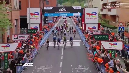 Un boyau et beaucoup d'émotions : l'arrivée gagnante de Romain Grégoire en vidéo