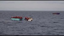 La nave Life Support di Emergency con 200 migranti diretta a Ravenna