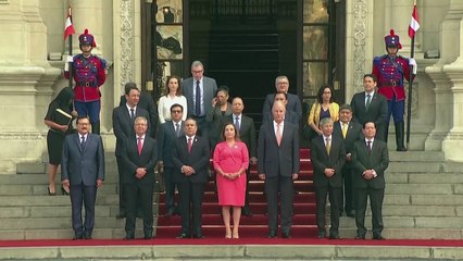 Presidenta de Perú responde ante fiscales por escándalo Rolexgate