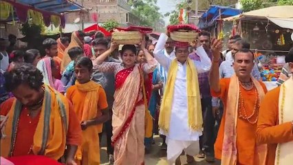 ভোটের আগেই গামছা গলায় মন্দিরে রাজ্যের মন্ত্রী! অগ্রদ্বীপে অন্য রূপে স্বপন দেবনাথ