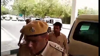 Download Video: पांच घंटे तक बॉय फ्रेंड ने की थी समझाइश, नहीं मानने पर की थी हत्या