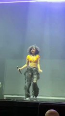 Marre des mauvaises nouvelles #weekend #détente #art #musique  #TYLA donne tout sur scène. Est-ce la nouvelle #JANETJACKSON ?