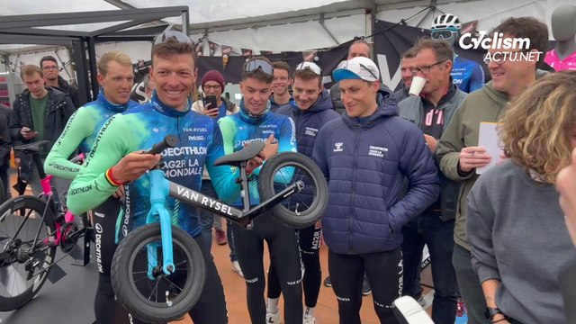 Cyclisme - Paris-Roubaix 2024 - Au café et sur les pavés avec Oliver Naesen... de l'équipe Decathlon AG2R La Mondiale et Van Rysel