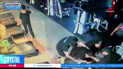 VIDEO: Mujer le arranca un pedazo de dedo a otra en un gimnasio