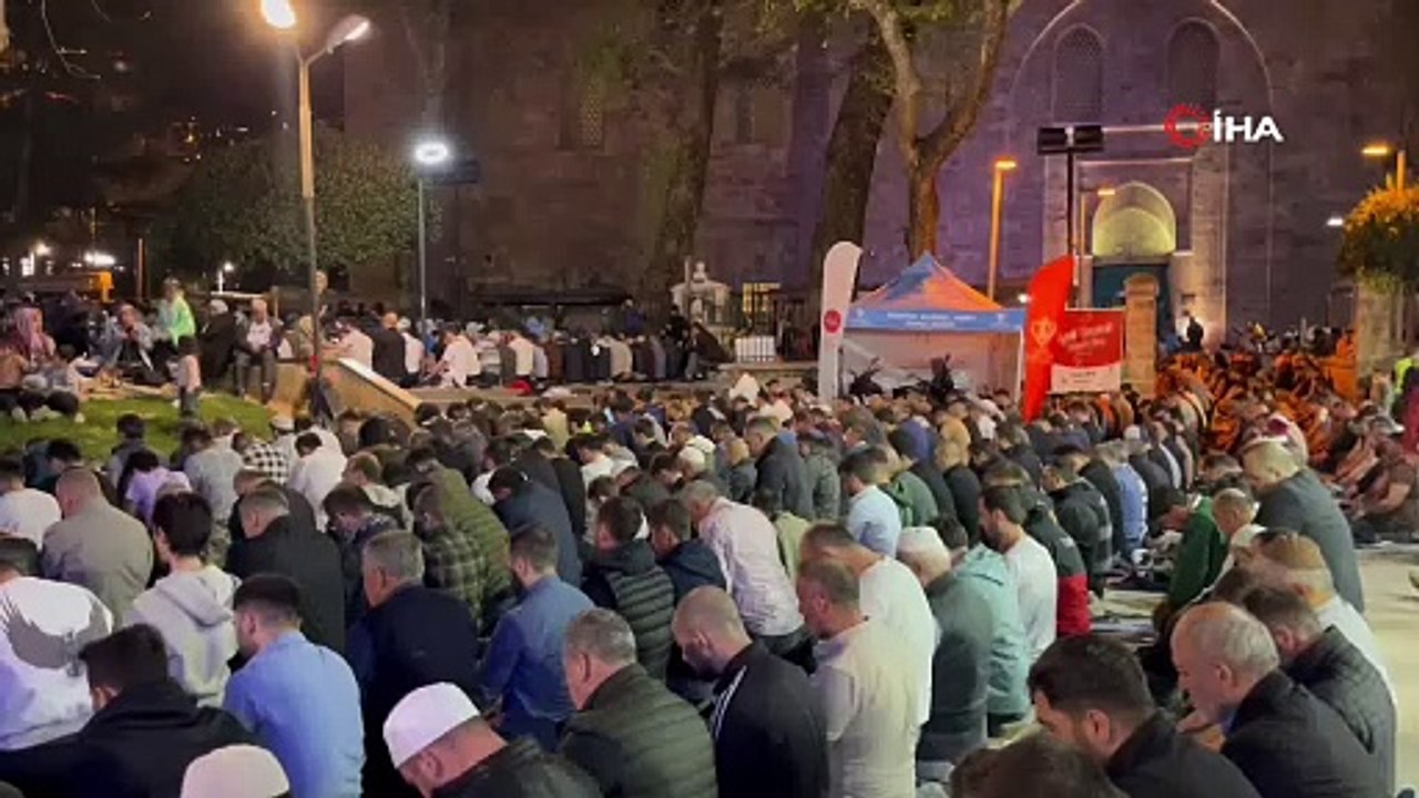Kadir Gecesi’nde Ulu Camii doldu taştı