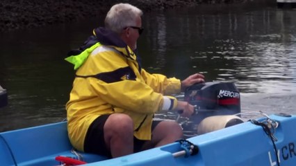 Emergency teams search water for boats crew after crash in Gold Coast Broadwater