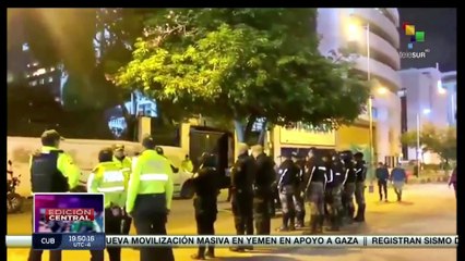 Autoridades ecuatorianas rodearon de policías embajada de México